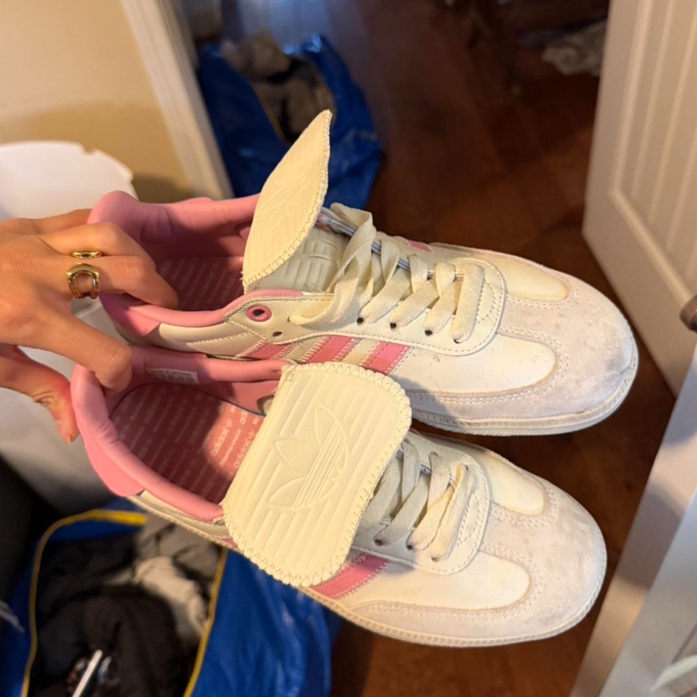 Pink fold over adidas